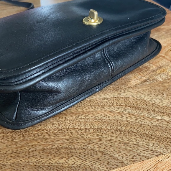 COACH Convertible Clutch 9635 - Picture 4 of 13